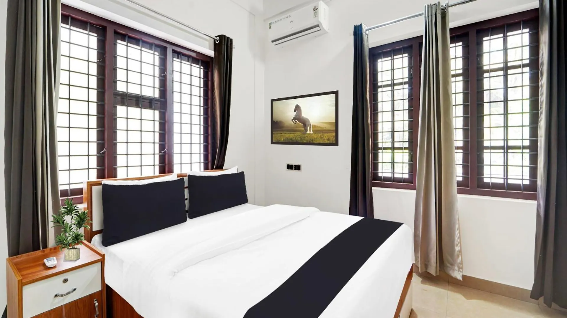 Super Hotel O West Hill Near Mietra Hospital Varakal 2*,